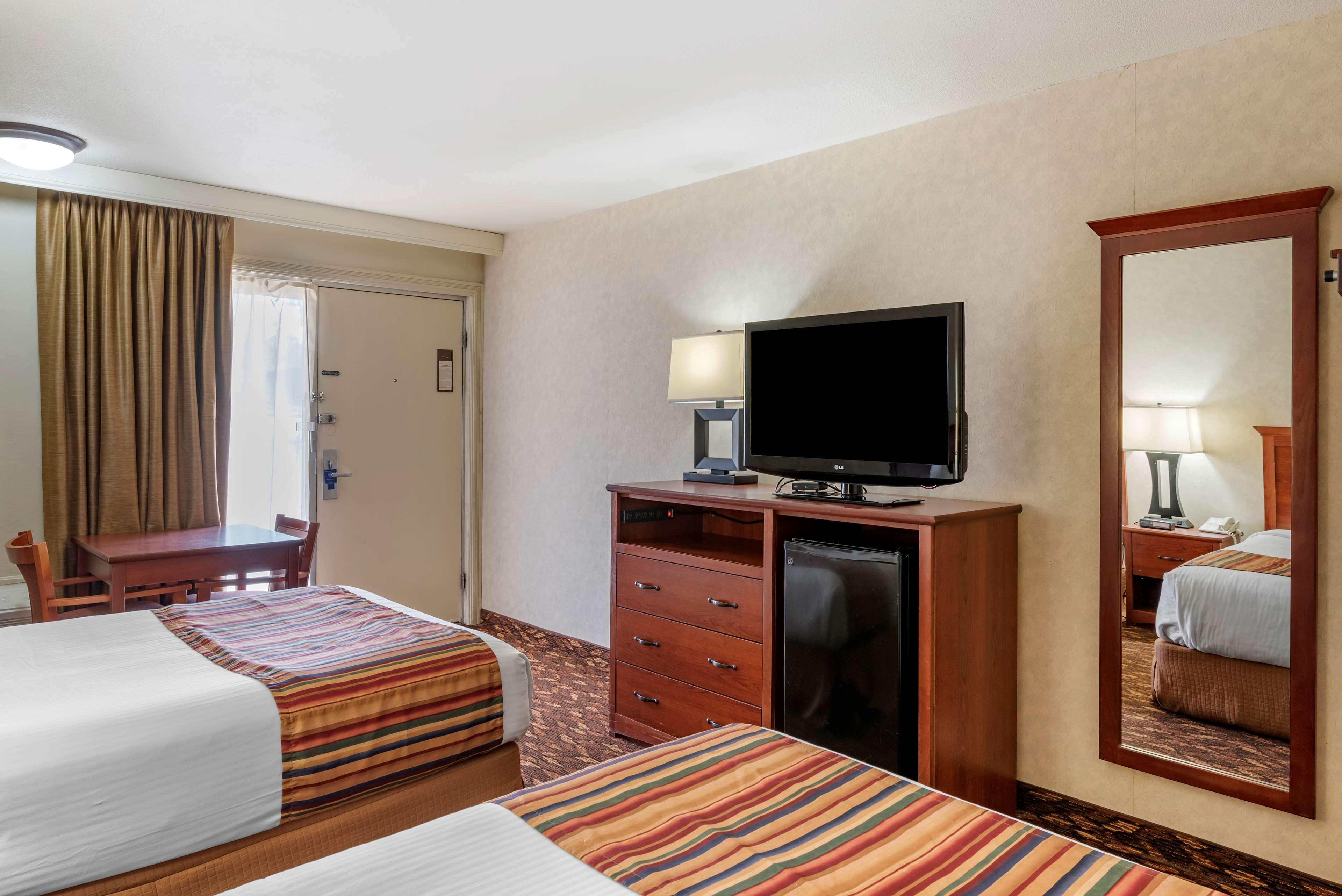 Best Western Sherwood Inn Clarksville Exterior photo